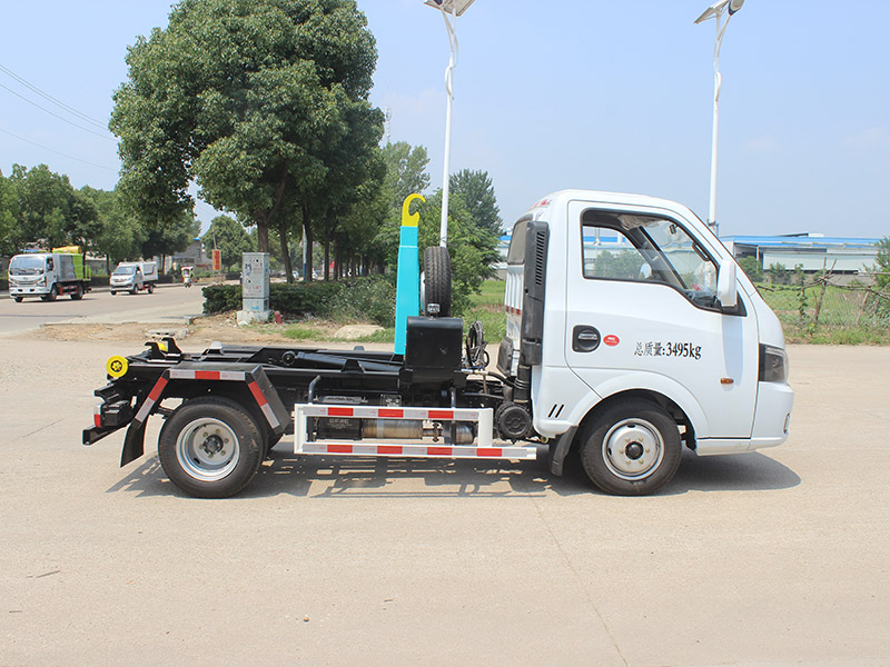 東風汽油途逸SCS5030ZXXEQ6車廂可卸式垃圾車