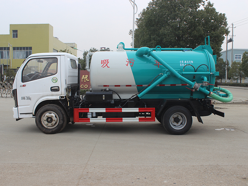 4.1方東風多利卡D6吸污車