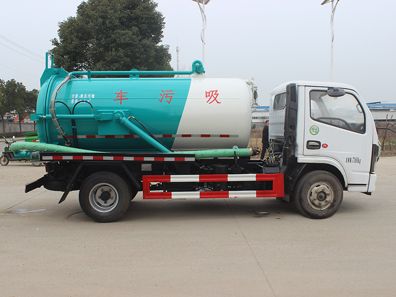 4.1方東風多利卡D6吸污車