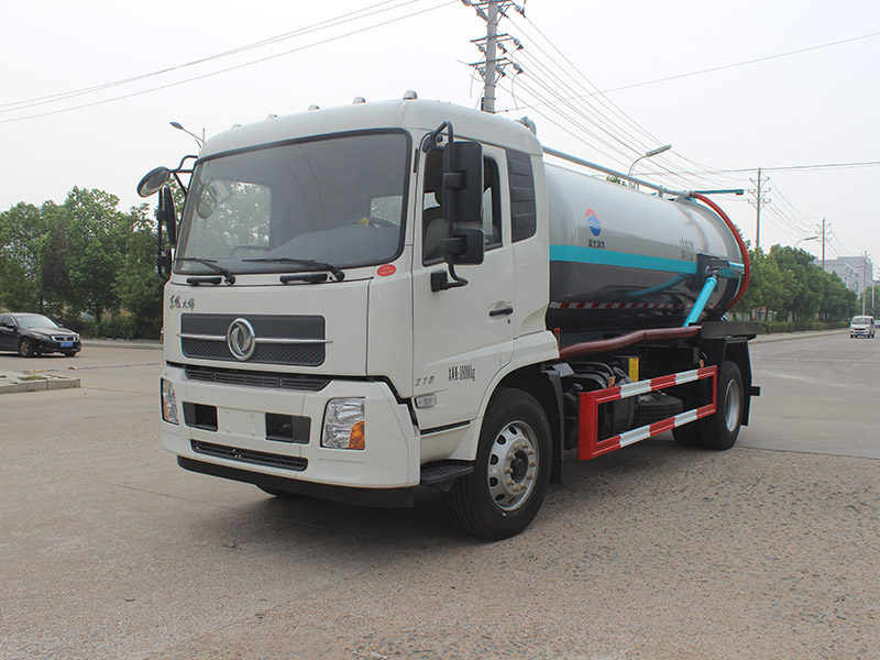 東風(fēng)天錦12方吸污車