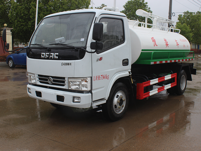 東風多利卡5方吸糞車