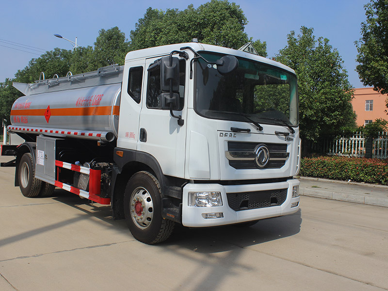 東風D9多利卡12.6立方SCS5180GYYEQ6運油車