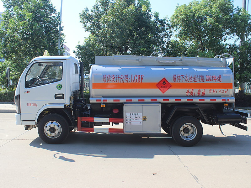 東風(fēng)多利卡4.3立方SCS5070GYYEQ6運(yùn)油車