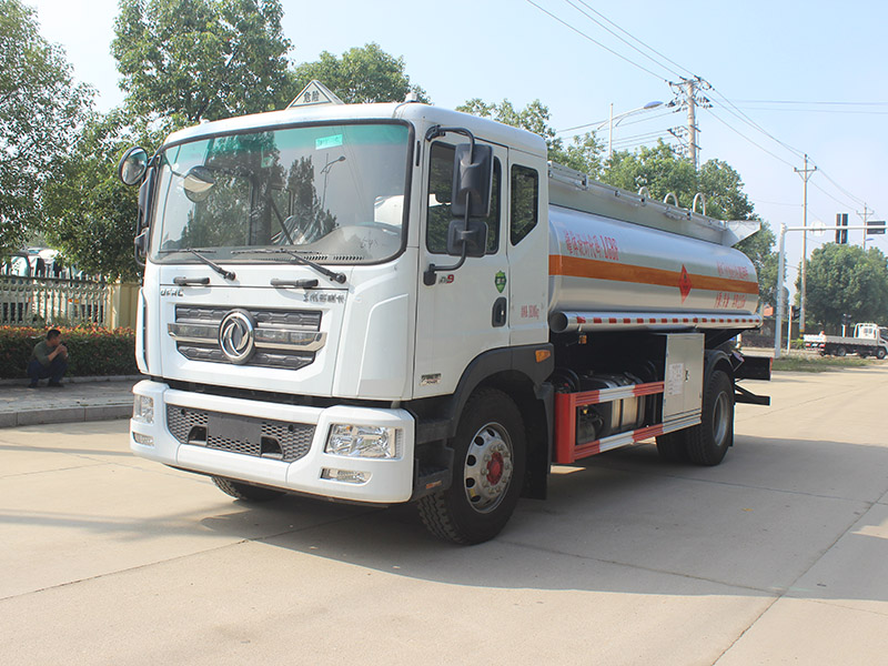 夏季嚴(yán)防酷暑油罐車請(qǐng)注意以下這幾點(diǎn)