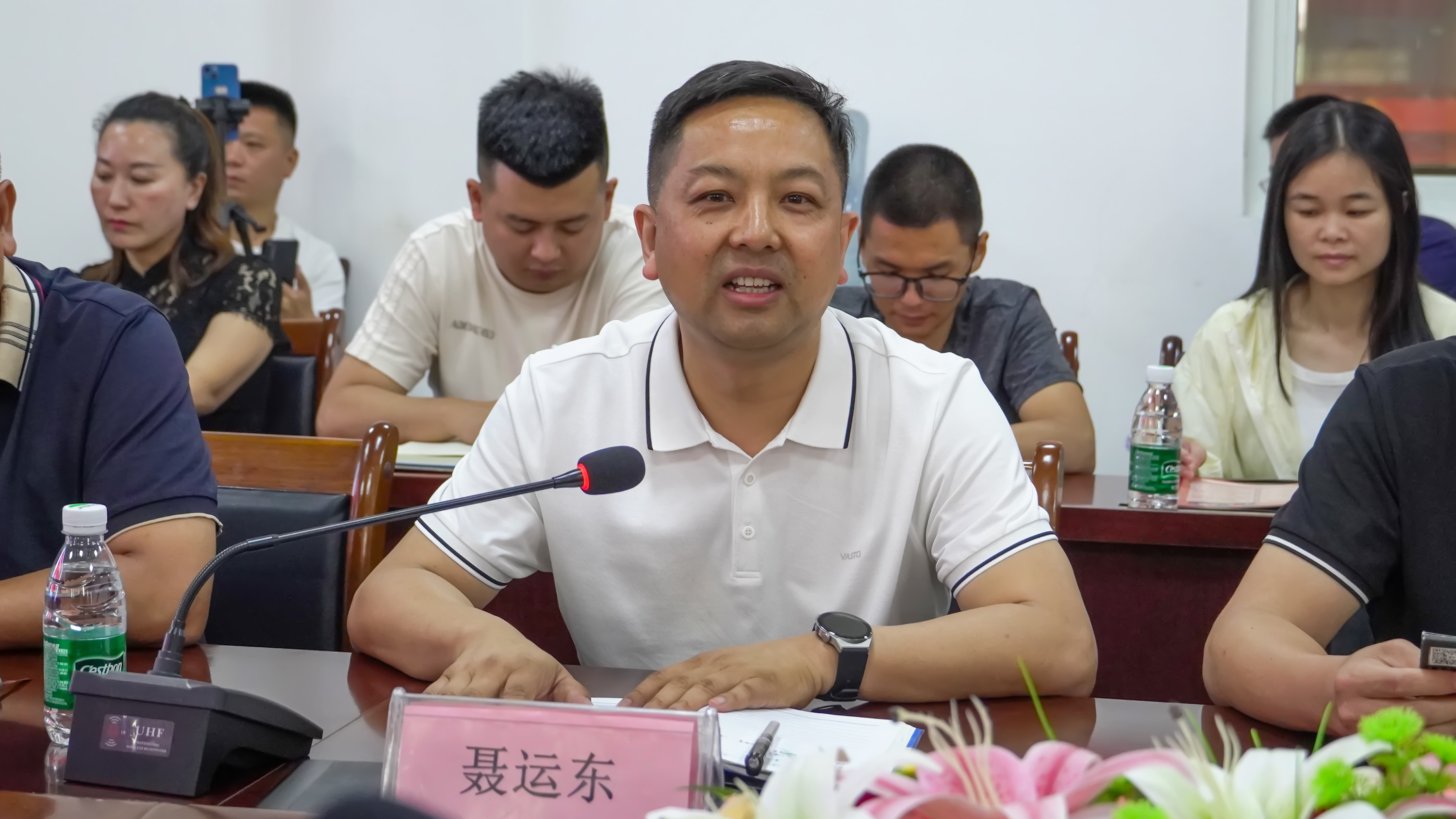 十堰名泰汽車銷售公司在湖北潤力召開 “東風商用車天錦重卡產品推介會”